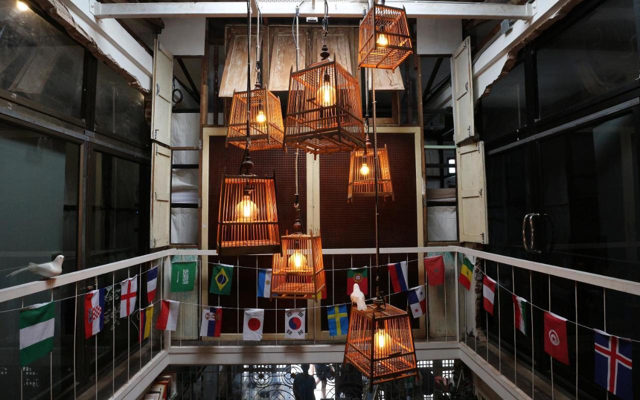 Nivas Siam Hostel Bangkok Exteriör bild