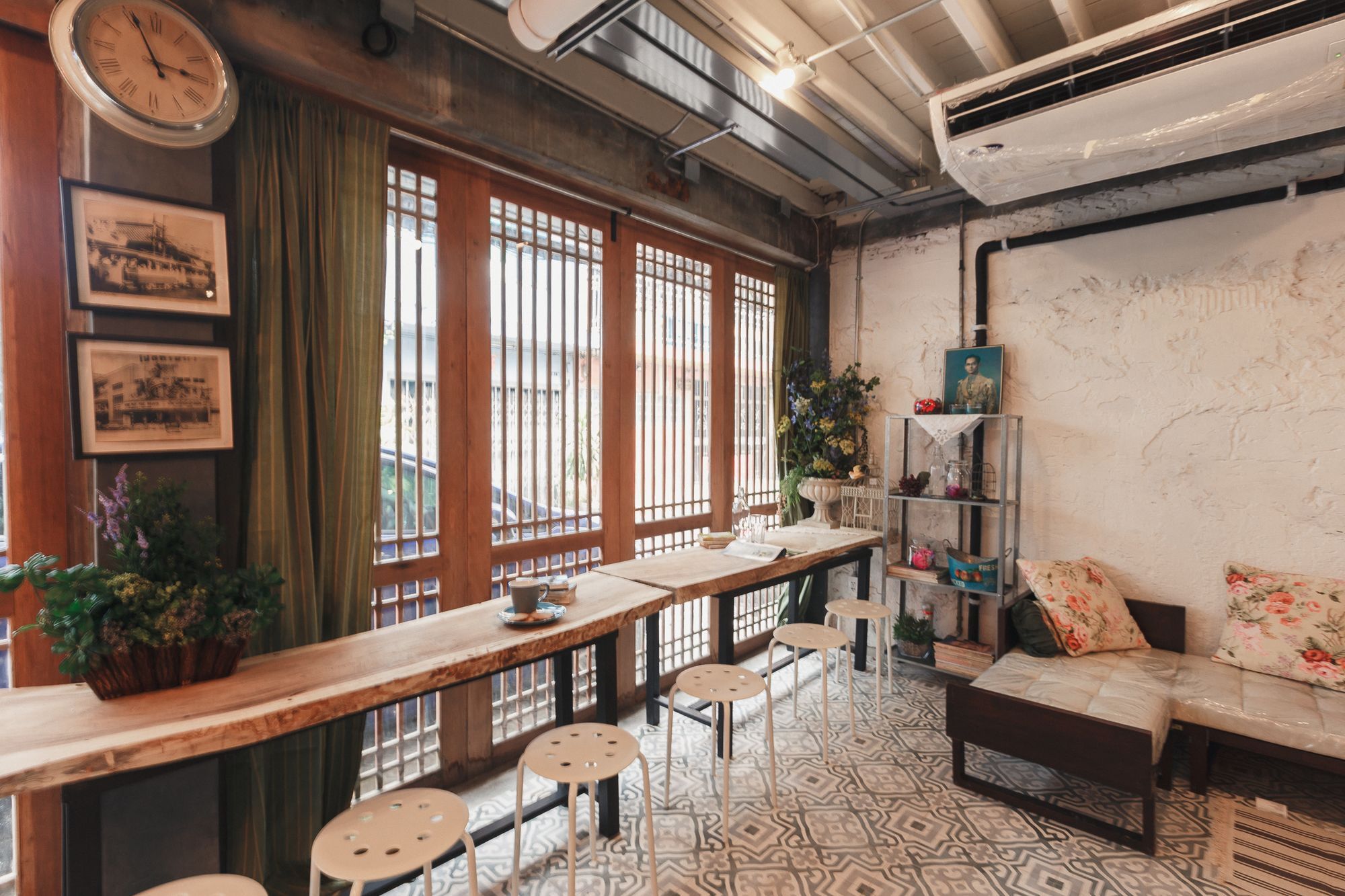 Nivas Siam Hostel Bangkok Exteriör bild
